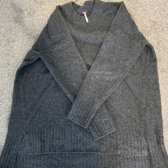 Free People Phoebe Pullover, Size Small, Dark Heather Grey - Picture 4 of 5
